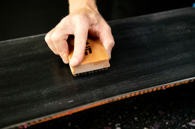 Maiden Triangle Wax Scraper