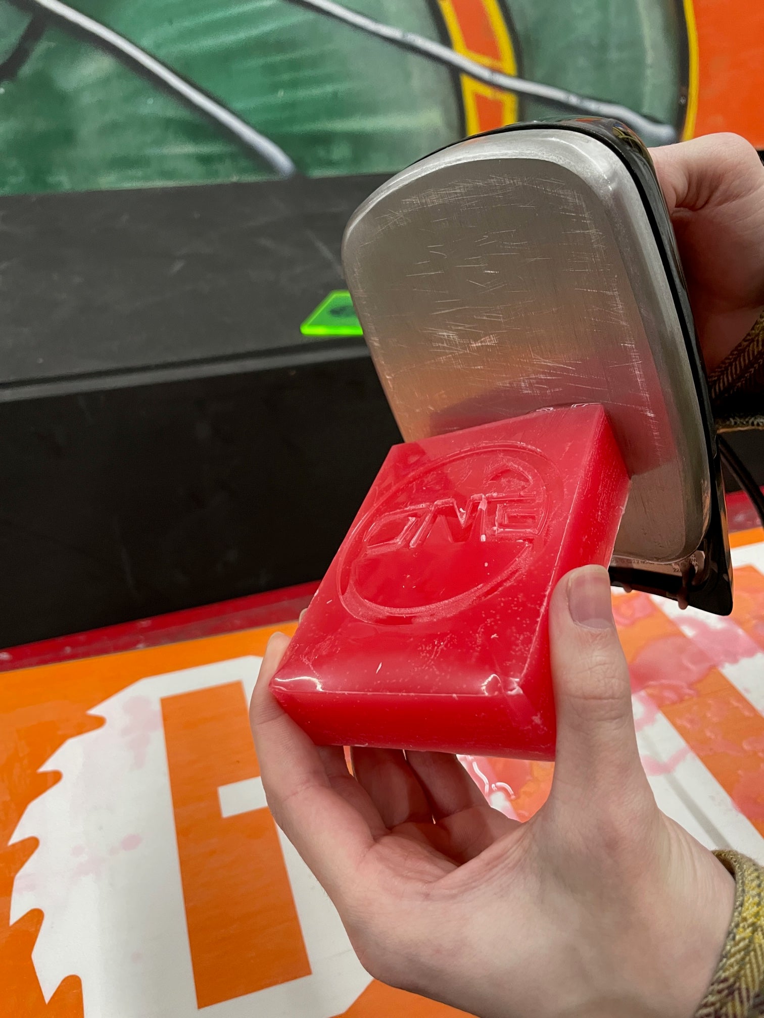 Green Radical Snowboard / Ski Wax